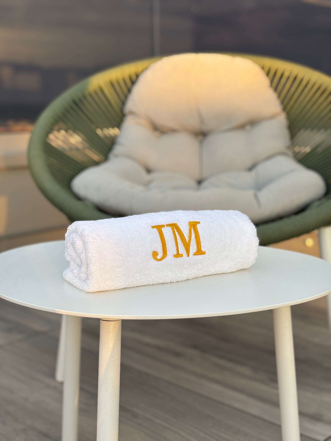 Personalisierbares Handtuch mit Stickerei, perfekte Basis für individuelle Initialen